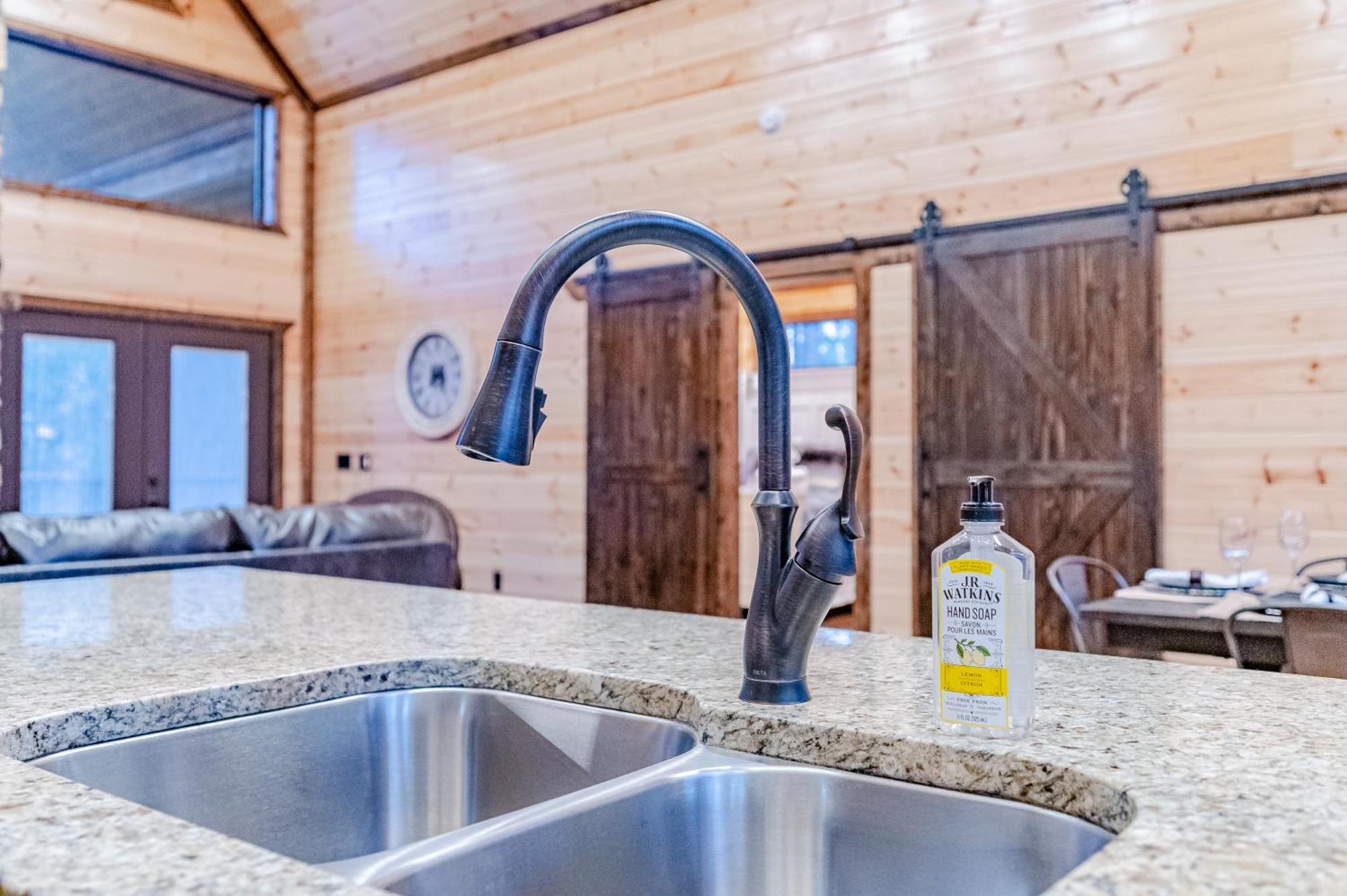 The Luxurious Blue Sky Lodge Is Epic! Broken Bow Extérieur photo
